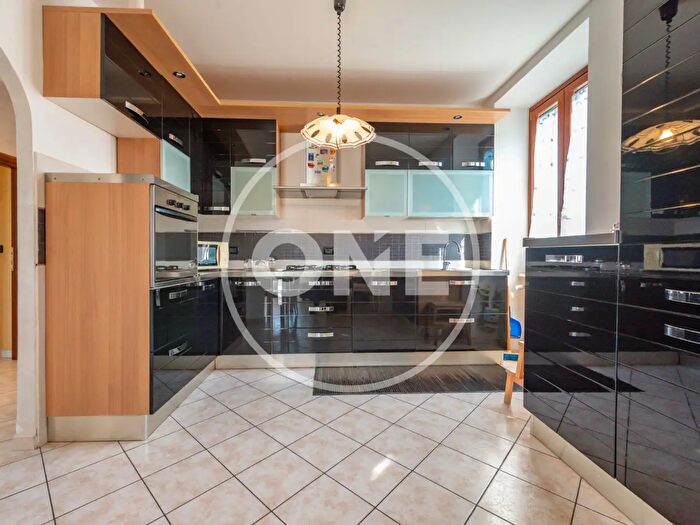 Appartamento trilocale in vendita in Via Rosolina, Tivoli
