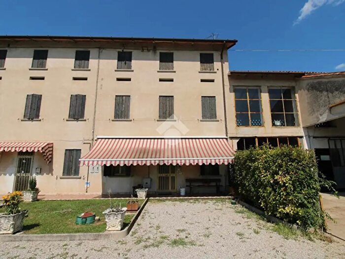 Casa quadrilocale in vendita in Via Rosa, Gorgo Al Monticano