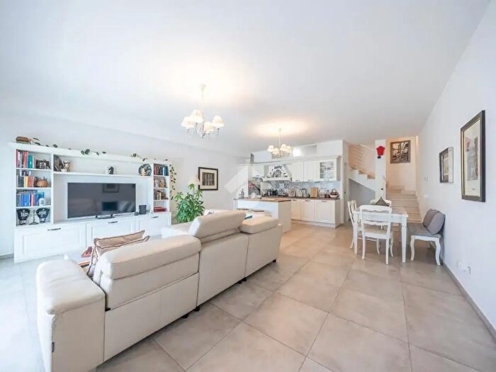Casa quadrilocale in vendita in Via Oricola, Guidonia Montecelio