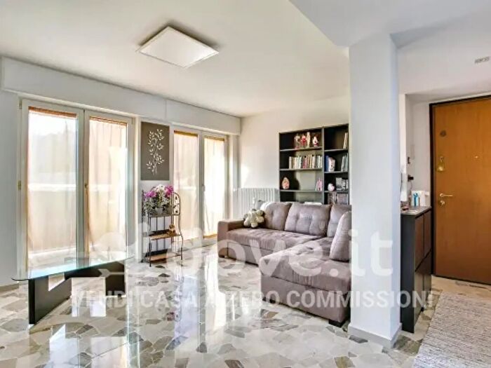 Appartamento trilocale in vendita in Via Vela, Induno Olona