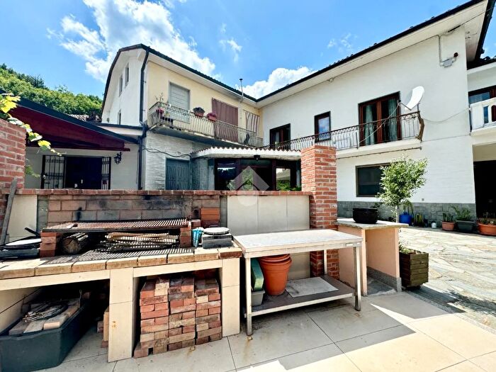 Casa con 9 locali in vendita in Via Torino, Castiglione Torinese