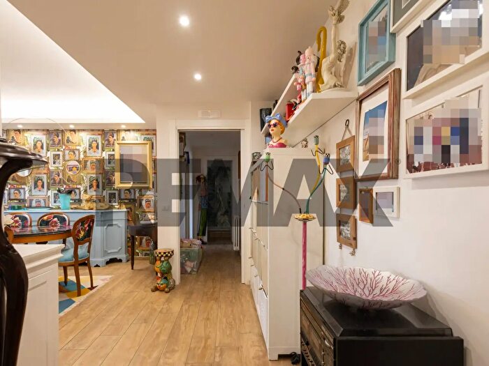 Appartamento con 6 locali in vendita in Viale Castagnola, Catania