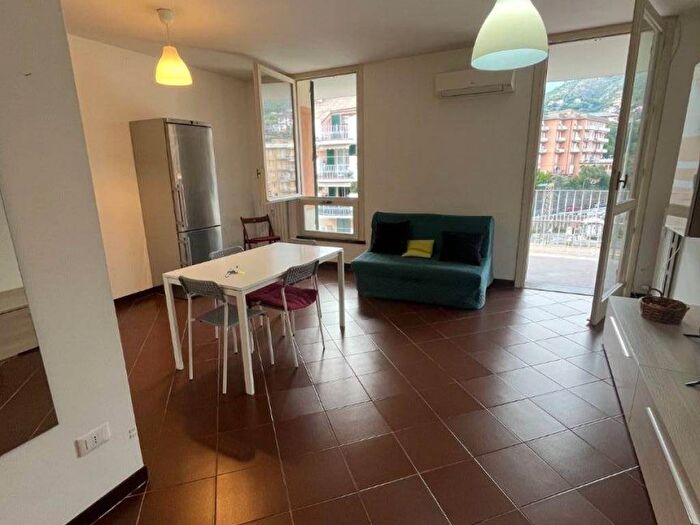 Appartamento bilocale in affitto in Piazza Golgi, Centro, Arenzano