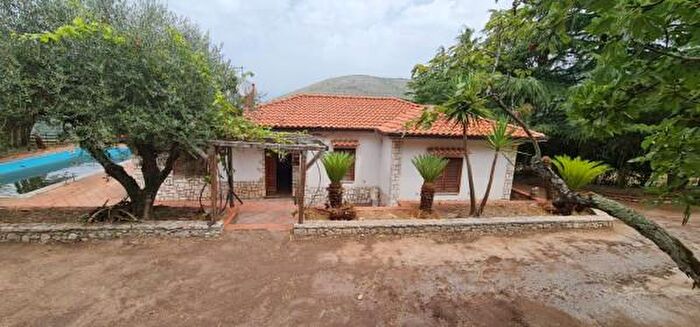 Casa con 5 locali in vendita in Sonnino