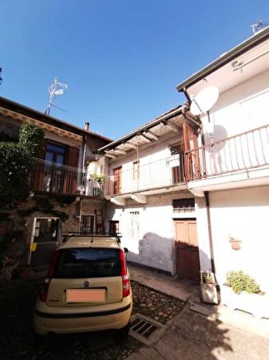 Casa quadrilocale in vendita in Via Tiro a Segno, Omegna