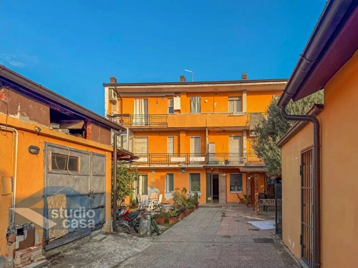 Appartamento trilocale in vendita in Via alla Chiesa, Pianengo