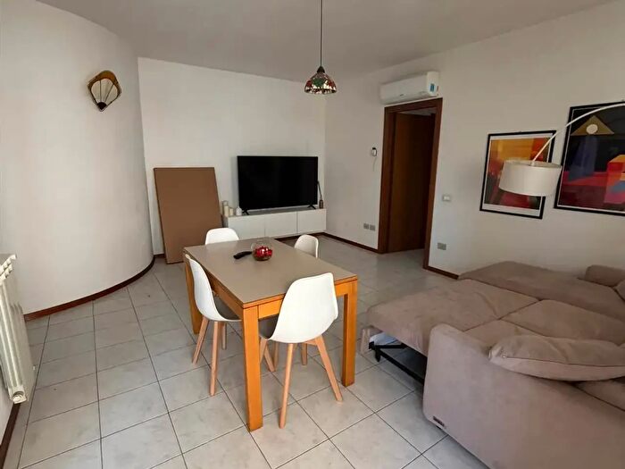Appartamento con 5 locali in vendita in Viareggio
