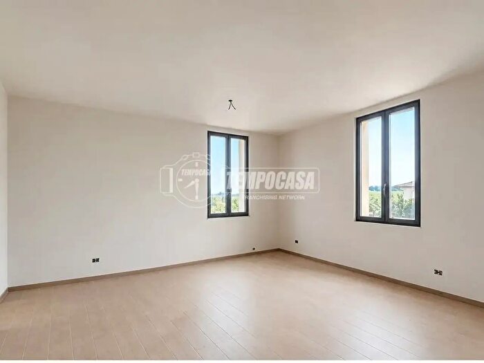 Appartamento trilocale in vendita in Via Persico, Cremona