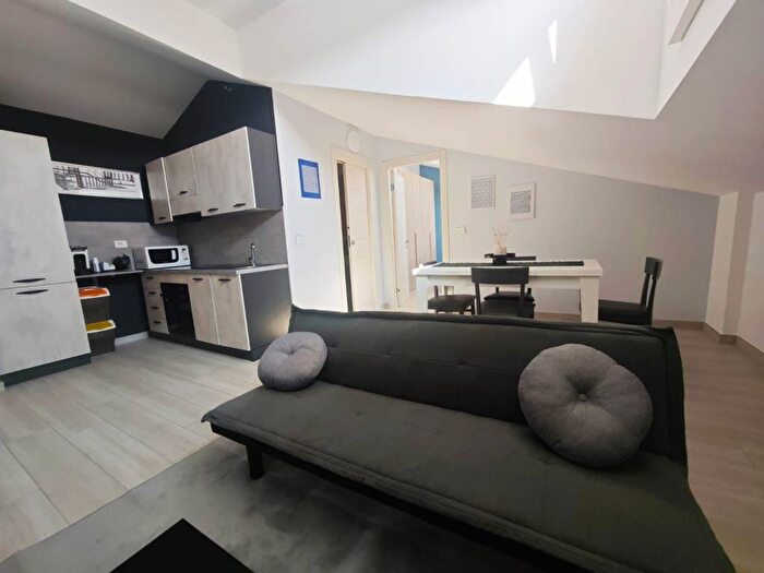 Casa bilocale in affitto in Viale Crotone, Catanzaro Lido, Catanzaro