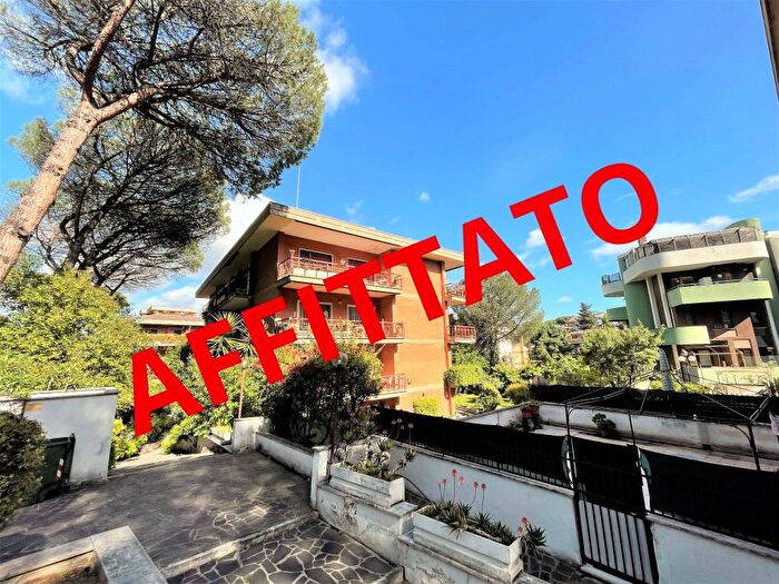 Appartamento con 5 locali in affitto in Via Padre Giovanni Antonio Filippini, Mostacciano, Roma