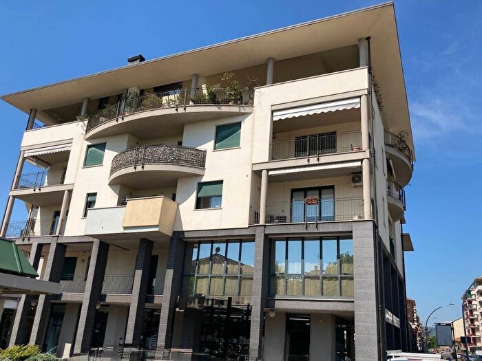 Appartamento quadrilocale in affitto in Via Roma, Semicentro, Chieri