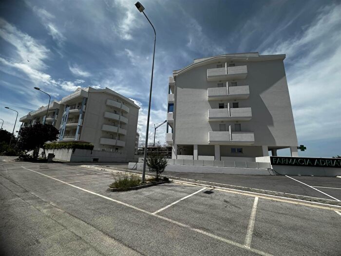 Appartamento quadrilocale in vendita in Strada Statale, Vasto