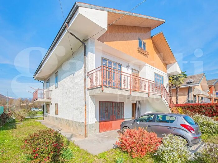 Casa con 9 locali in vendita in Via Venezia, Sangano