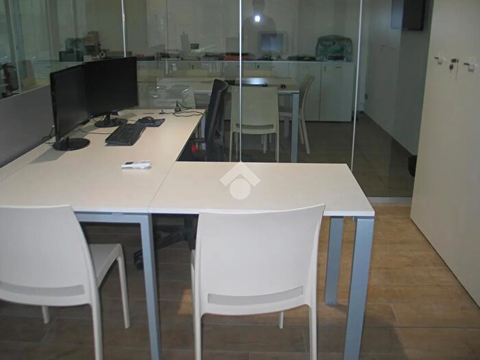 Appartamento trilocale in vendita in Via Carlo Grillenzoni, Ferrara