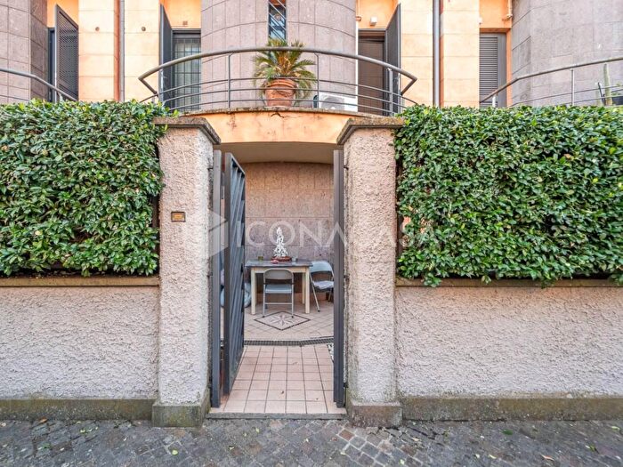 Appartamento con 6 locali in vendita in Via Leonardo Sciascia, Ciampino