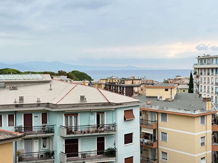 Appartamento con 5 locali in vendita in Via Trento, Arenzano