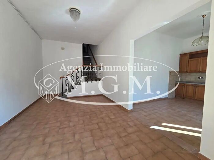 Casa con 5 locali in vendita in Montopoli In Val DArno