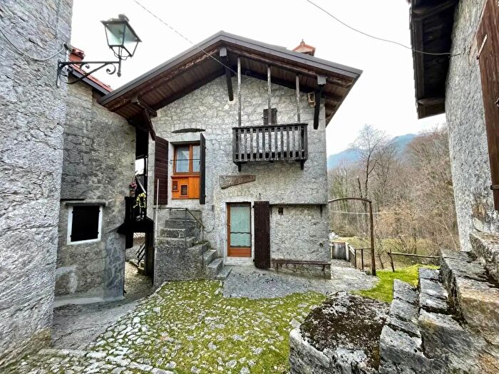 Casa bilocale in vendita in Clauzetto