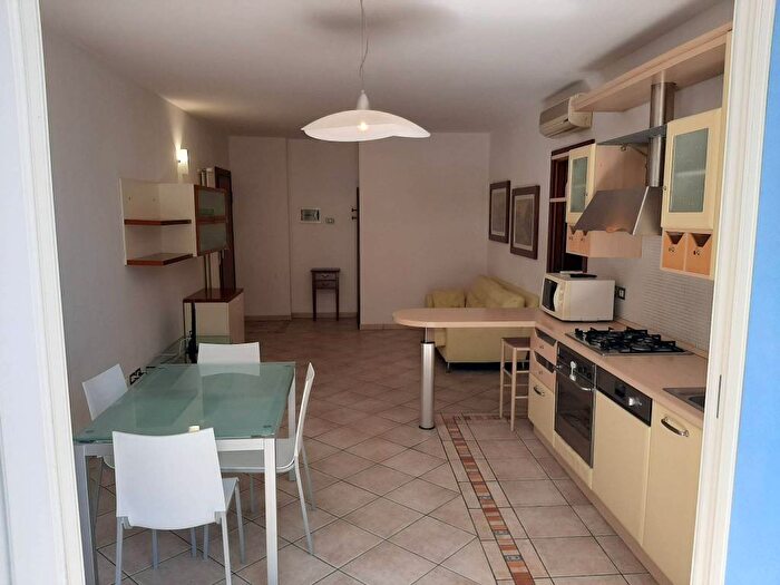 Appartamento trilocale in affitto in Viale Roma, Cesenatico Levante, Cesenatico