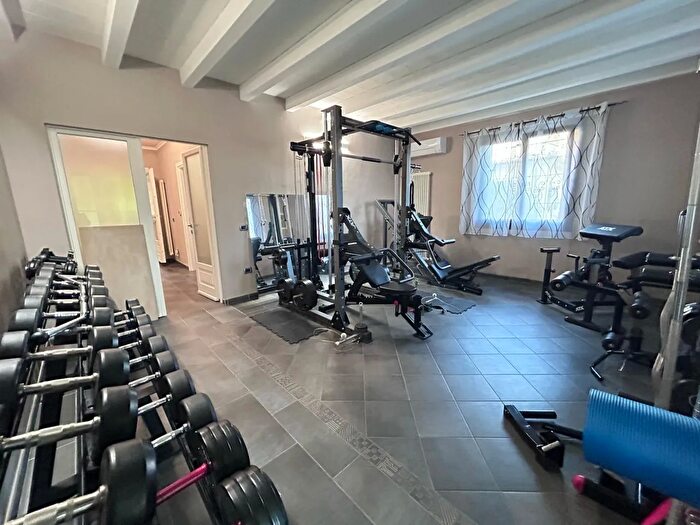 Casa con 8 locali in vendita in Via Bacchi, Brescello