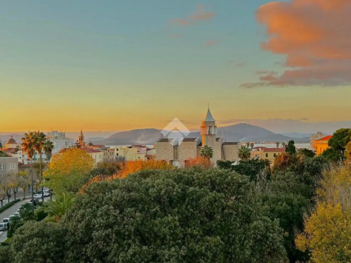 Appartamento trilocale in vendita in Via Alessandro Manzoni, Alghero