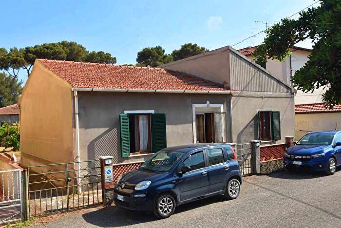 Casa con 5 locali in vendita in Rosignano Marittimo