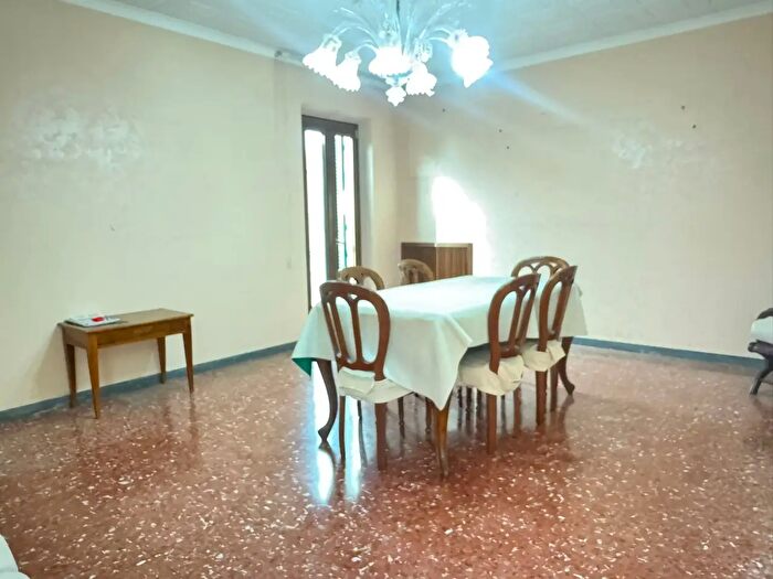 Appartamento quadrilocale in vendita in Via dei Rangoni, Roma