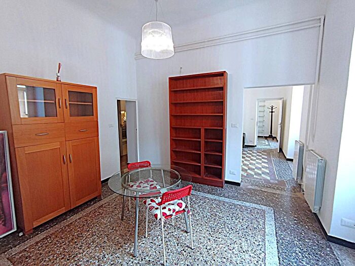 Appartamento trilocale in affitto in Via Assarotti, Centro Città, Genova