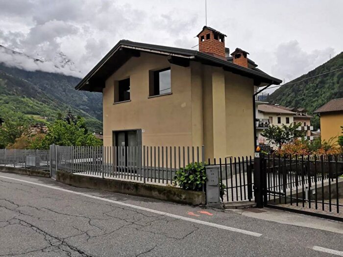 Casa bilocale in affitto in Via Treboldi, Centro, Edolo