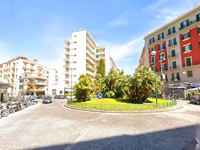 Appartamento con 5 locali in vendita in Viale Michelangelo, Napoli