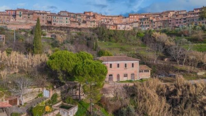 Casa con 6 locali in vendita in Via Bartolomeo da Castel della Pieve, Citta Della Pieve