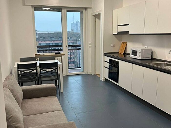 Appartamento trilocale in affitto in Via Pasquale Miglioretti, Affori, Milano