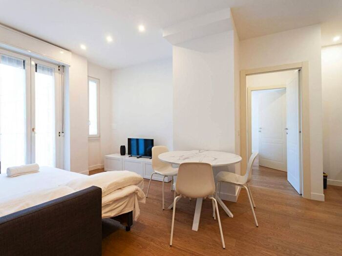 Appartamento monolocale in affitto in Via Melchiorre Gioia, Isola, Milano