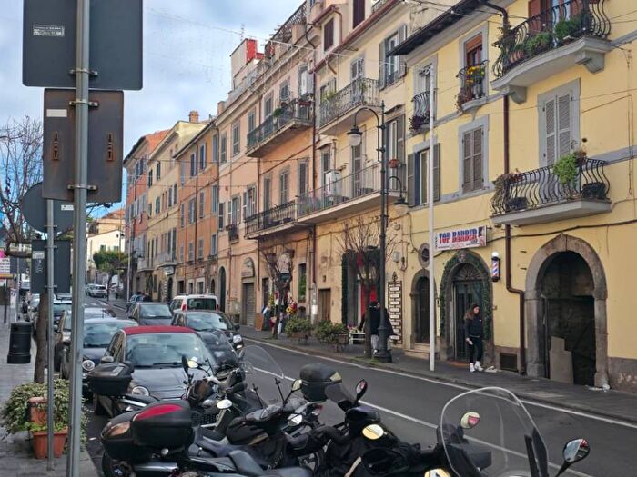 Appartamento trilocale in affitto in Vicolo Martinelli, Centro, Marino