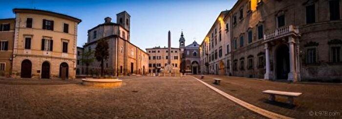 Appartamento con 6 locali in vendita in Matteotti, Jesi