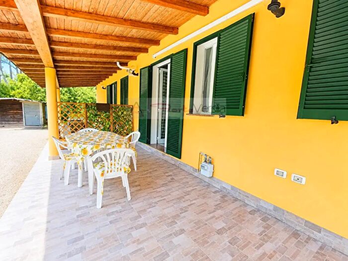Casa bilocale in affitto in Via Siena, Massa