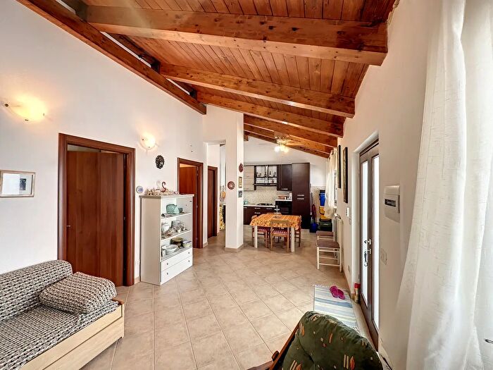 Appartamento trilocale in vendita in Contrada San Pietro Snc, Massignano