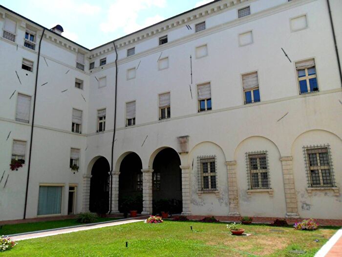 Appartamento bilocale in affitto in Via Giuseppe Garibaldi, Centro Storico, Ferrara