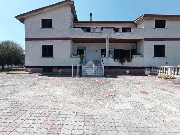 Casa trilocale in affitto in Via delle Gardenie, Pomezia