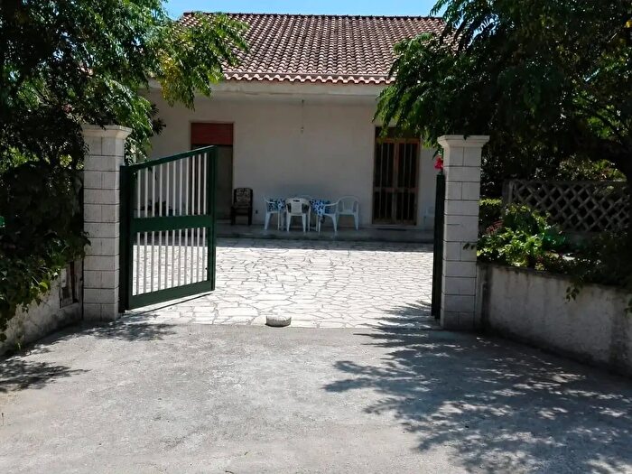 Casa con 5 locali in vendita in Via dell'Alloro, Ispica