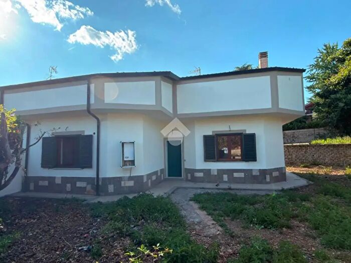 Casa trilocale in vendita in Via Belmonte, Rocca Priora