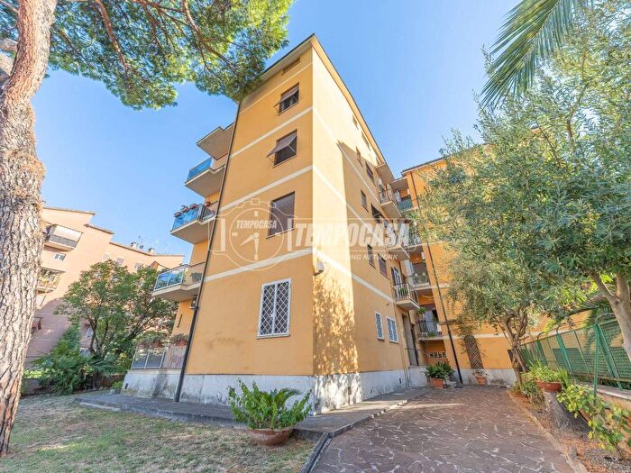 Appartamento bilocale in affitto in Via Tuscolana A, Appio Claudio Statuario, Roma