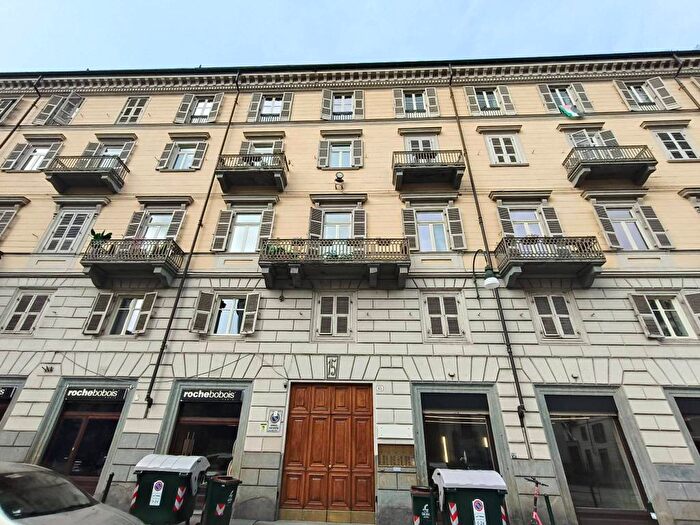 Appartamento trilocale in affitto in Via della Consolata, Quadrilatero Romano, Torino