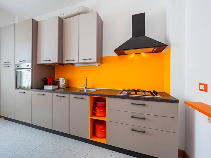 Appartamento trilocale in affitto in Piazza dei Della Rovere, Centro Storico, Savona