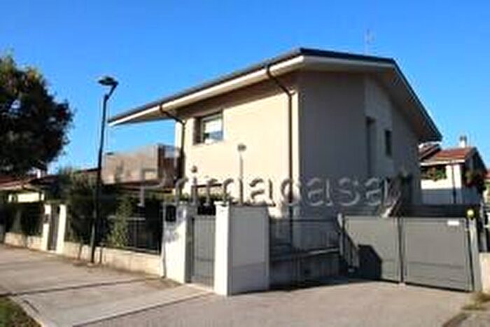 Appartamento quadrilocale in vendita in Via Sotto Groti, Pescantina