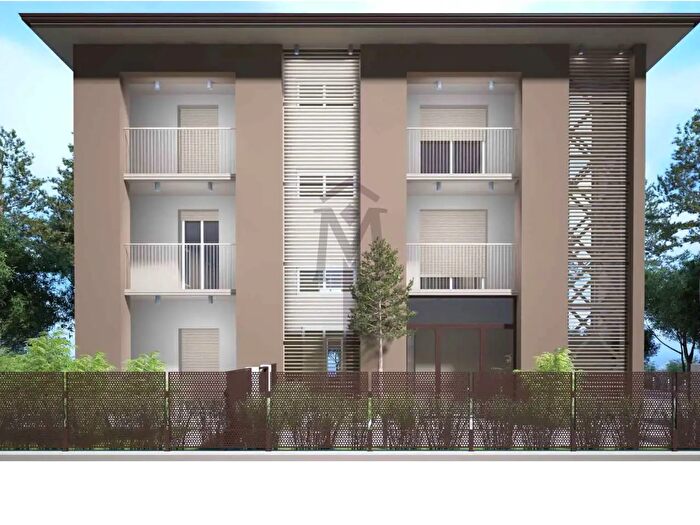 Appartamento con 5 locali in vendita in Albinea