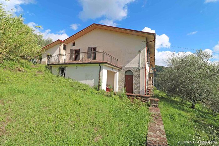 Casa con 11 locali in vendita in Strada Provinciale, Pontremoli