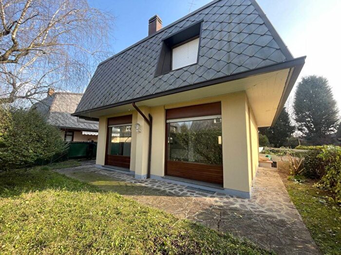 Casa con 6 locali in affitto in Viale Sempione, Centro, Arese