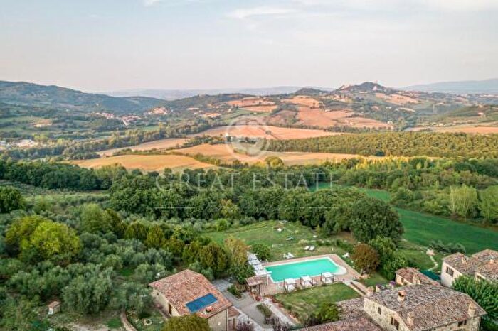 Casa con 6 locali in vendita in Località Pontenaia, Todi