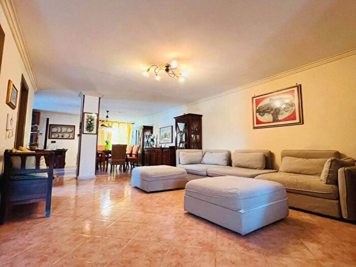 Appartamento trilocale in affitto in Via Vicinale i Gelsi, Varcaturo, Giugliano in Campania